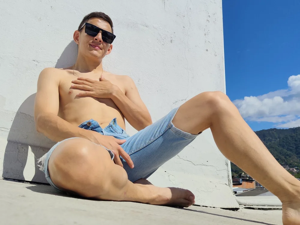 IzanArias Chat XXX offline