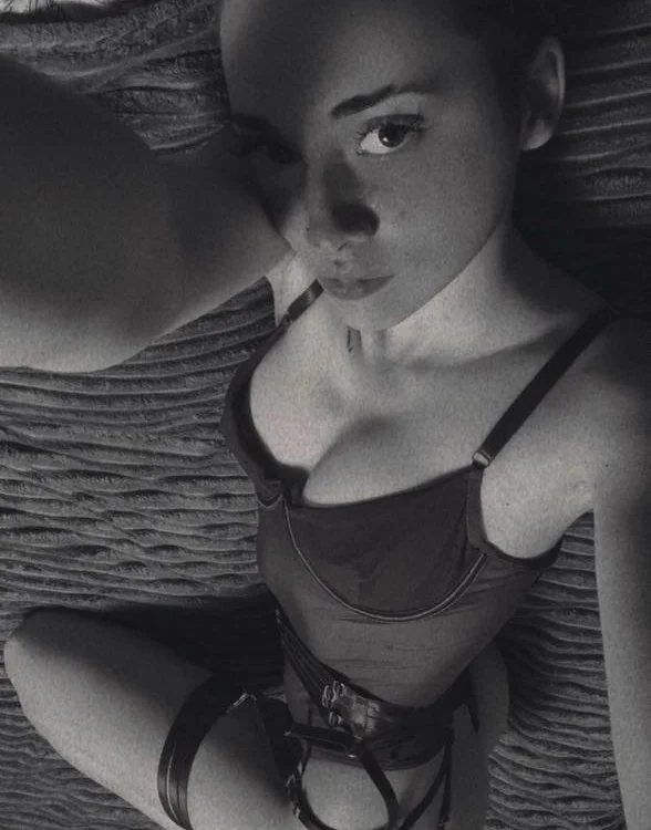 pearl_sky Offline XXX-chat