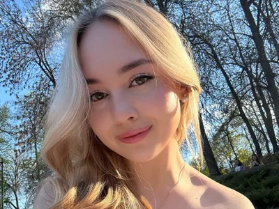 IleneElizondo Female Bigtitsblondes Live Webcam Naked