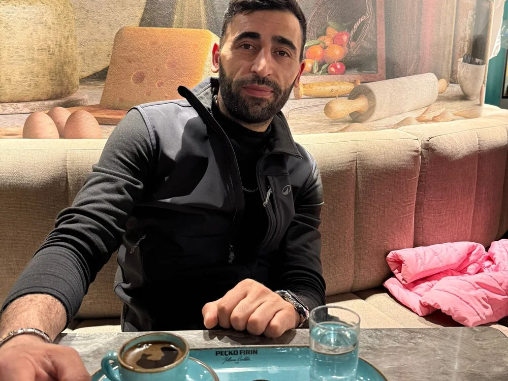 Devrim753475 Adlı Modelin Çevrimdışı XXX Sohbeti