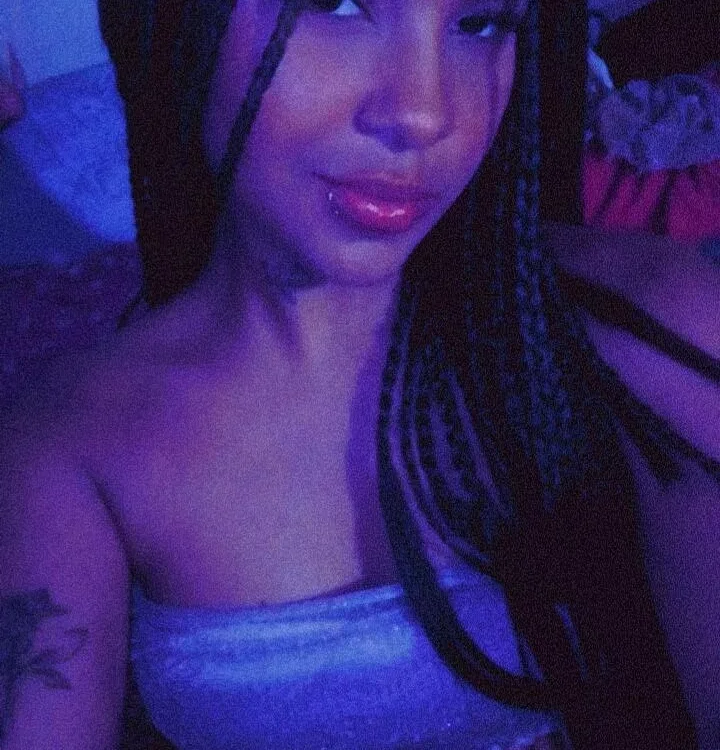 talia_gomez_'s Offline XXX Chat