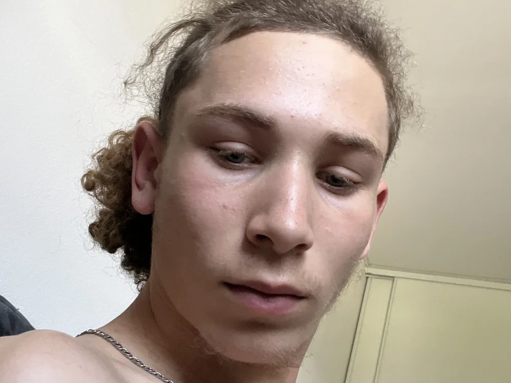 lucas7764's Offline Chat Room