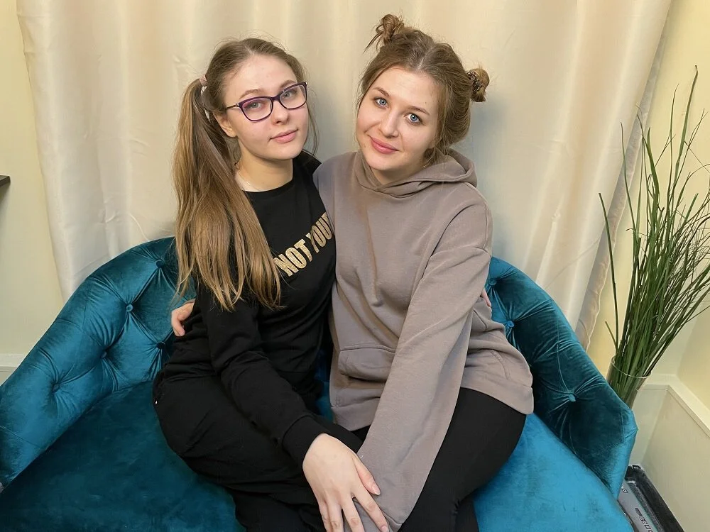 JaniSnneuza's Offline XXX Chat