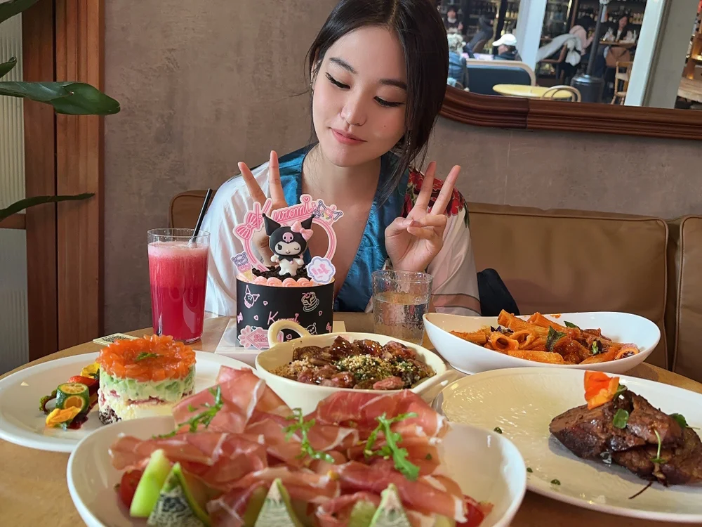 Celestisse-'s Offline XXX Chat