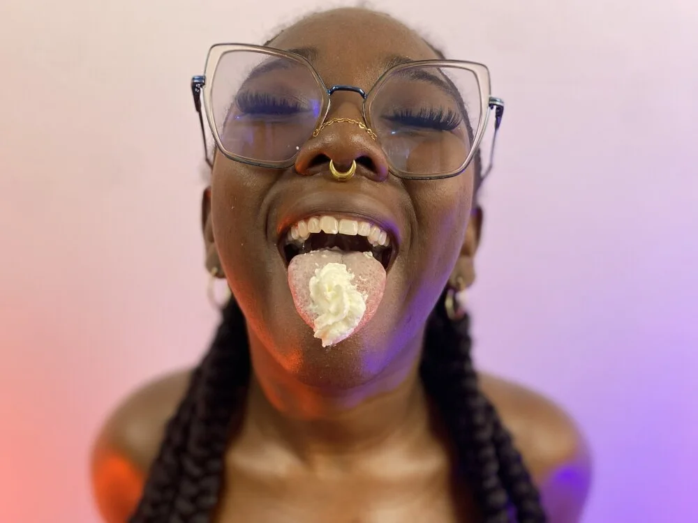 ZahhyFrequency's Offline XXX Chat