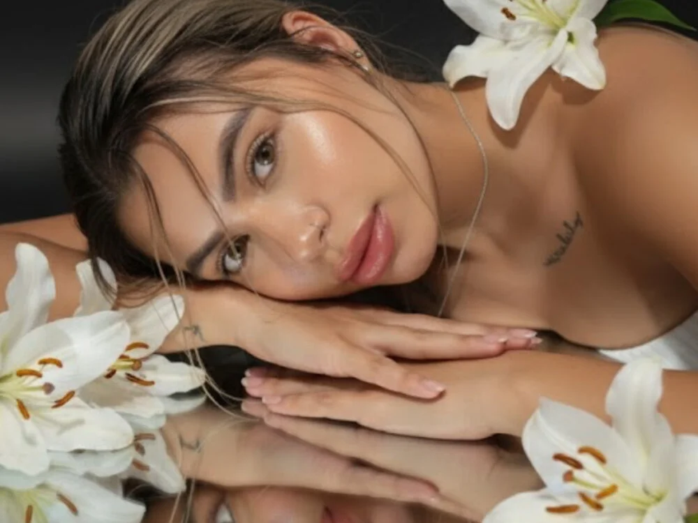 Alanna-foxx's Offline XXX Chat