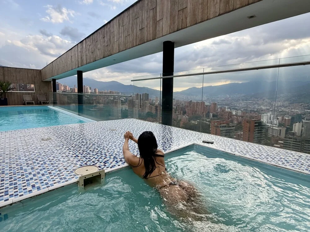 AsianColombian_ Adlı Modelin Çevrimdışı XXX Sohbeti