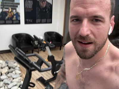 Mich9944 Male Mobile Porn Webcam