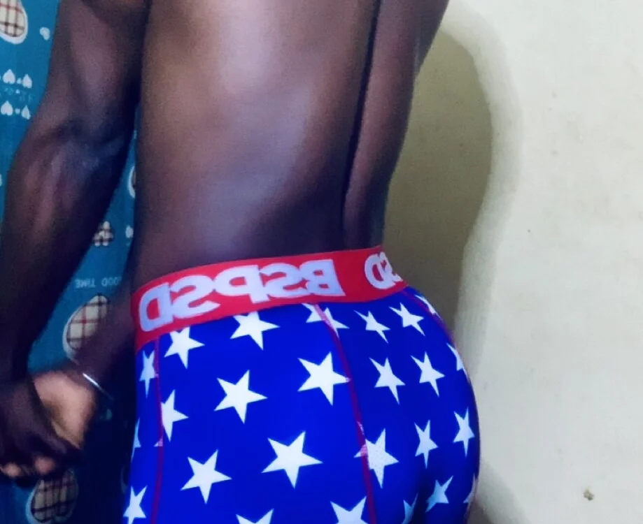 bolale001 Offline XXX-chat