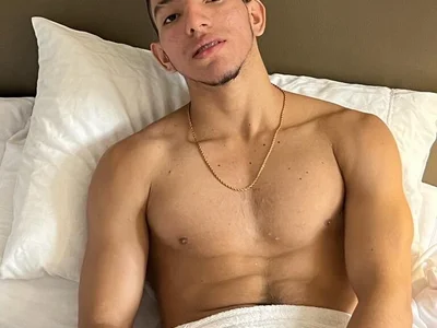 JohnnWolf Male New Free Webcam Adult
