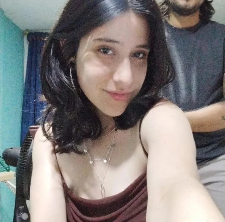 Emilyandjhoan offline chatrum