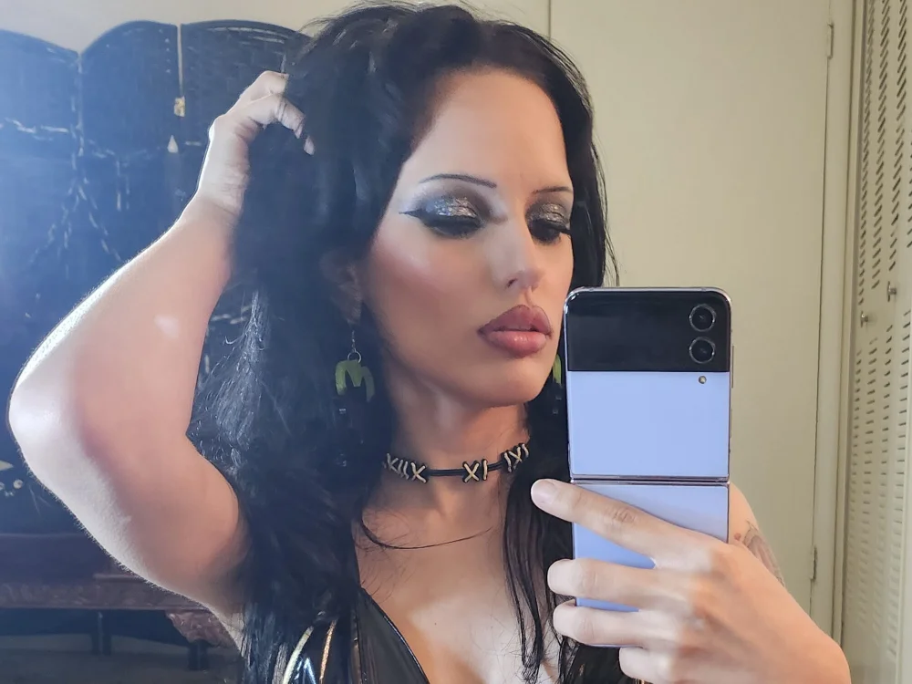 SashaSin_'s Offline Chat Room