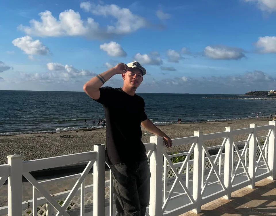 SantiHot_0's Offline XXX Chat