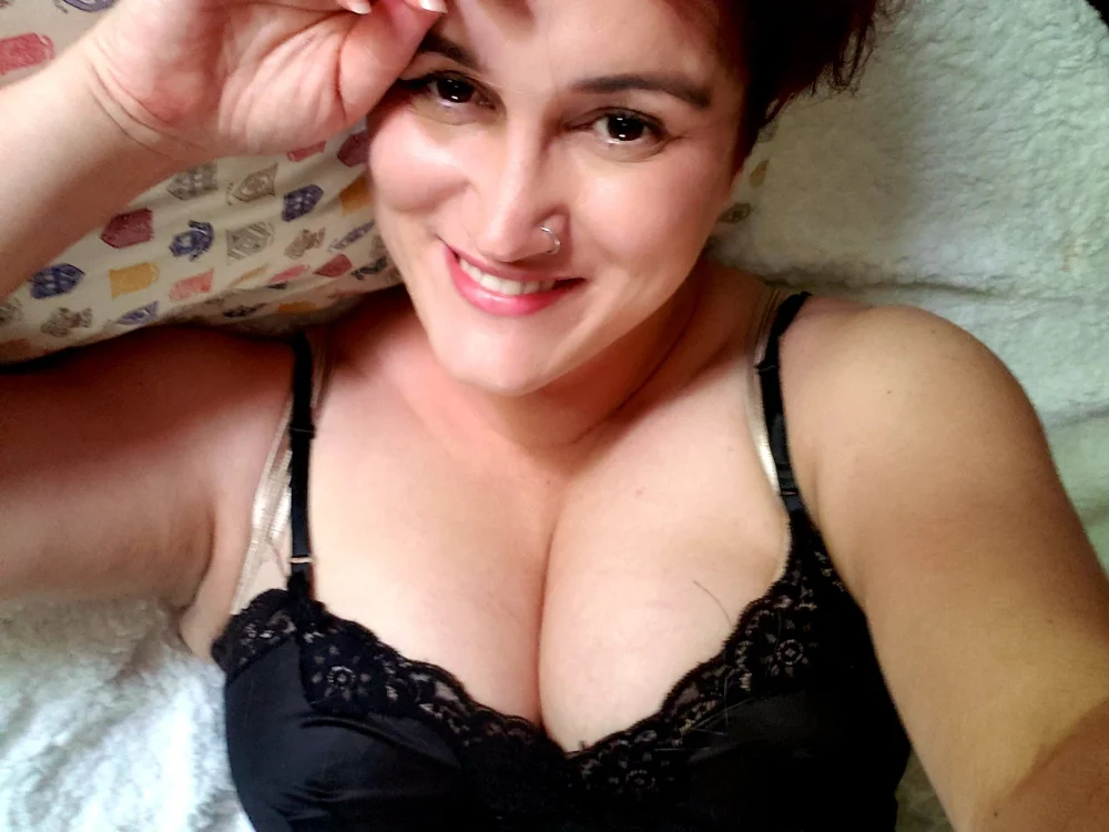 Goddess_Freya's Offline Chat Room