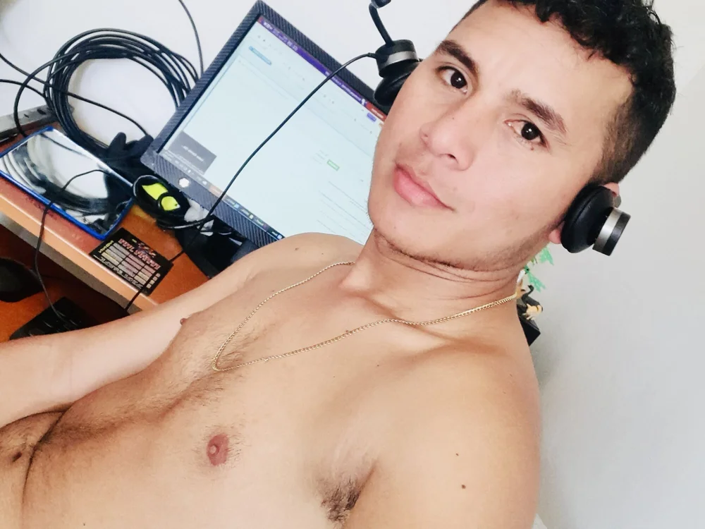 sonny438's Offline Chat Room