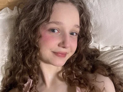 outside_rosy profile