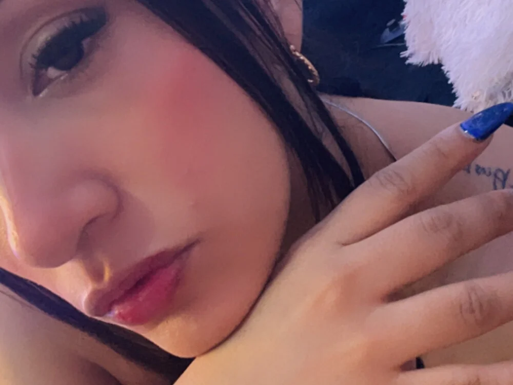 แชท XXX ออฟไลน์ของ kendall_flower