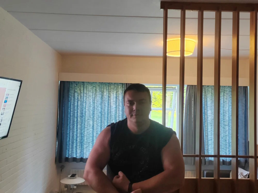 UselessBelief15 offline chatrum