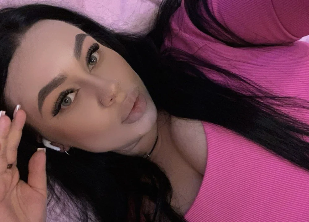 EsterAnderson's Offline Chat Room