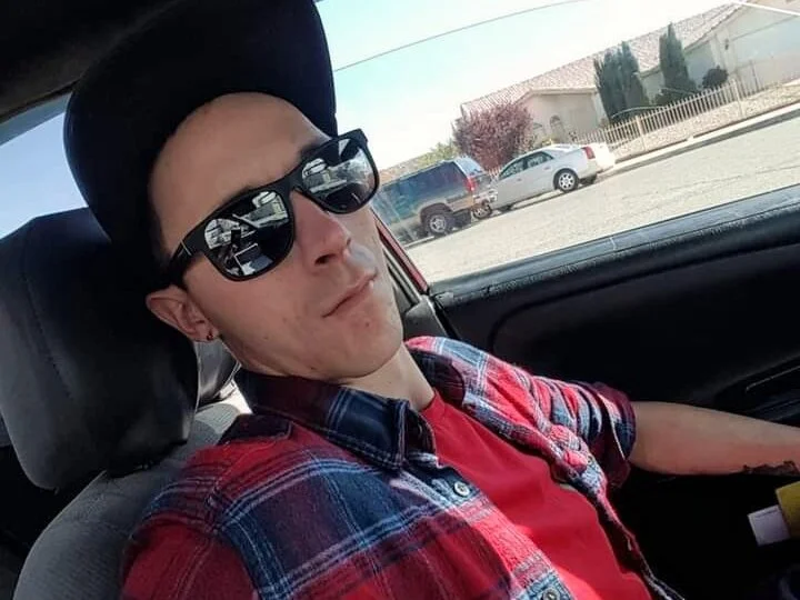 Офлайн-чат XXX Happier_Naked