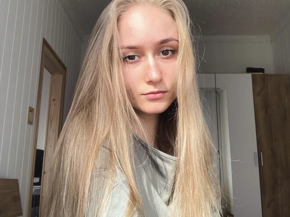 Ashley_Foxyn Offline chat-huone