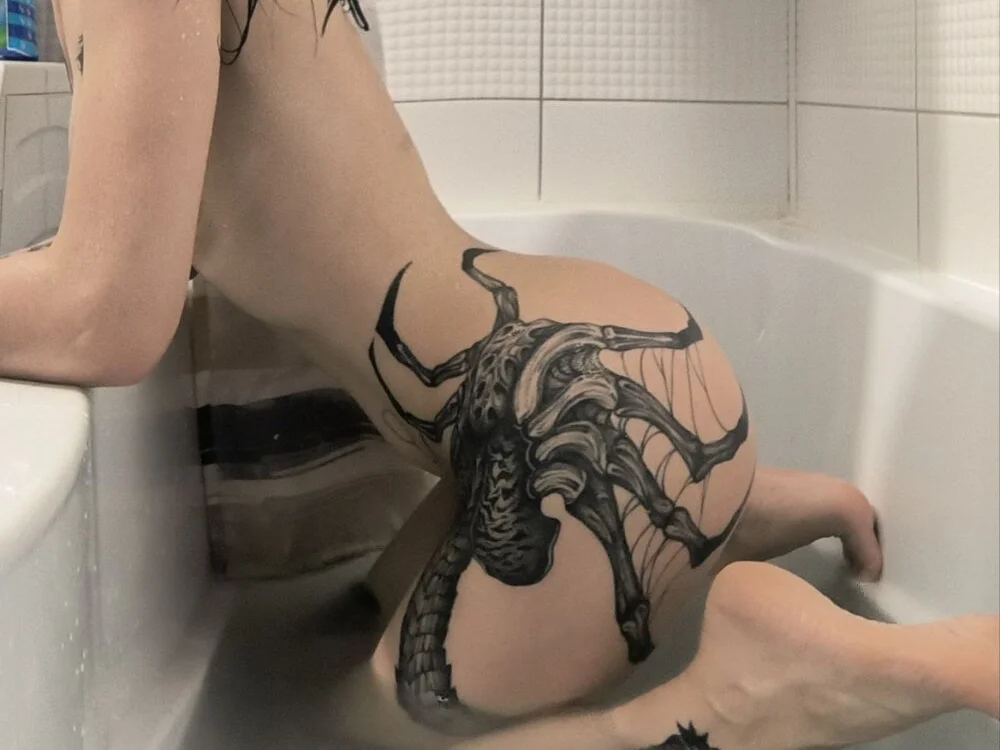 LilithPoison's Offline XXX Chat