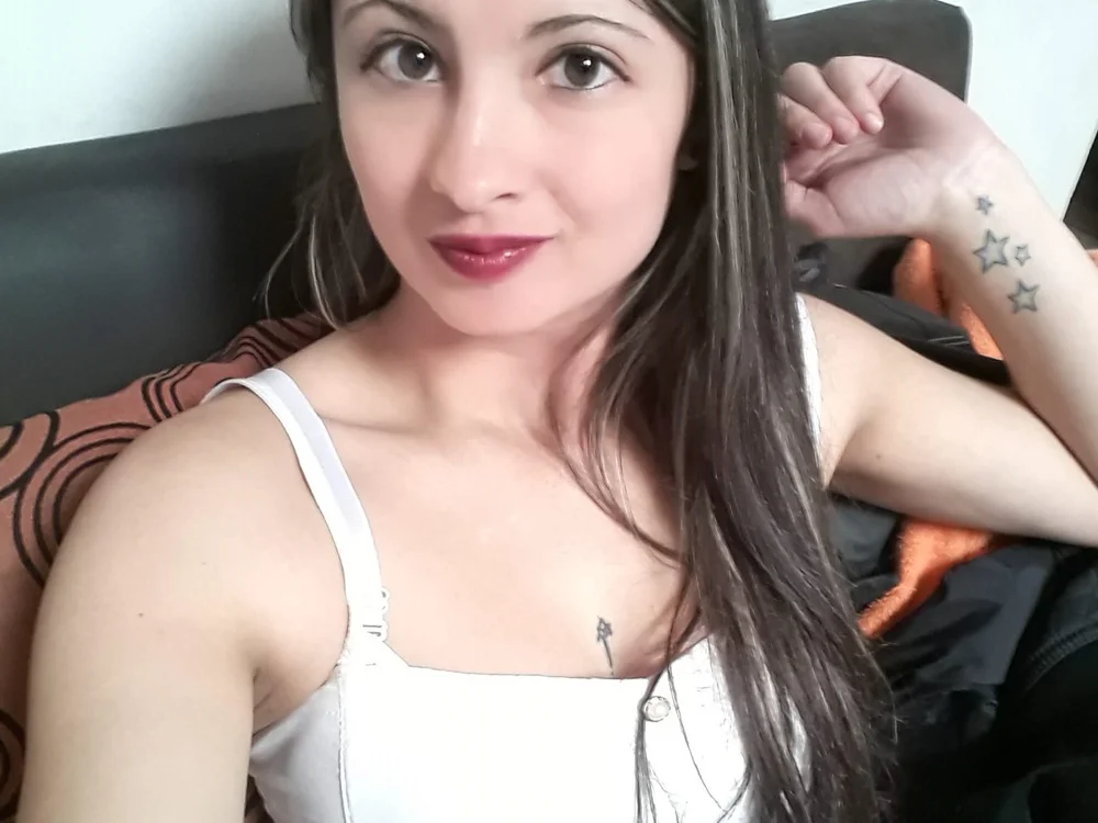lorena_sweett_evil's Offline Chat Room