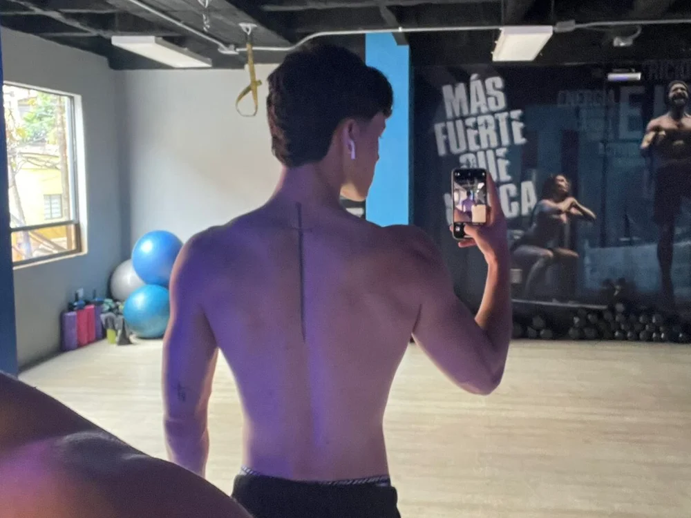 Mac_twink Offline XXX-Chat