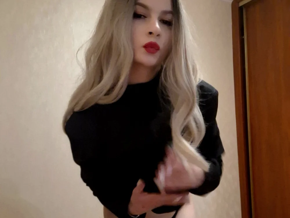rose_maclain's Offline Chat Room