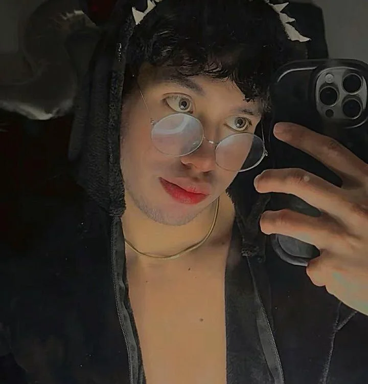 alejostonevg Offline XXX-Chat