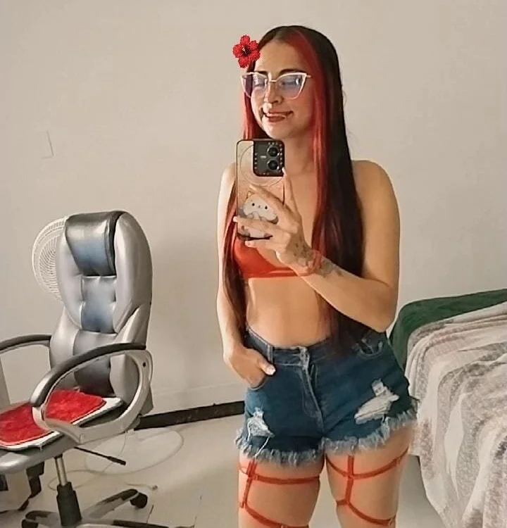 _mia_kis_'s Offline Chat Room
