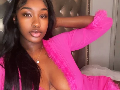 ToyaThick on StripChat