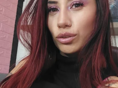 MeganFox23- Female Footjob Webcam Adult
