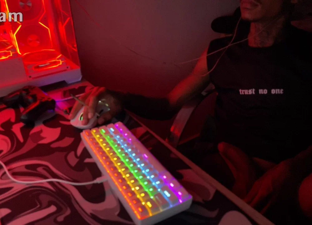 pxgusta's Offline Chat Room