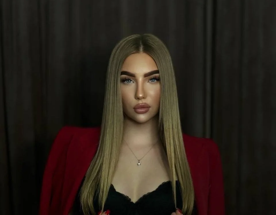 Ariella_Starn Offline XXX chat