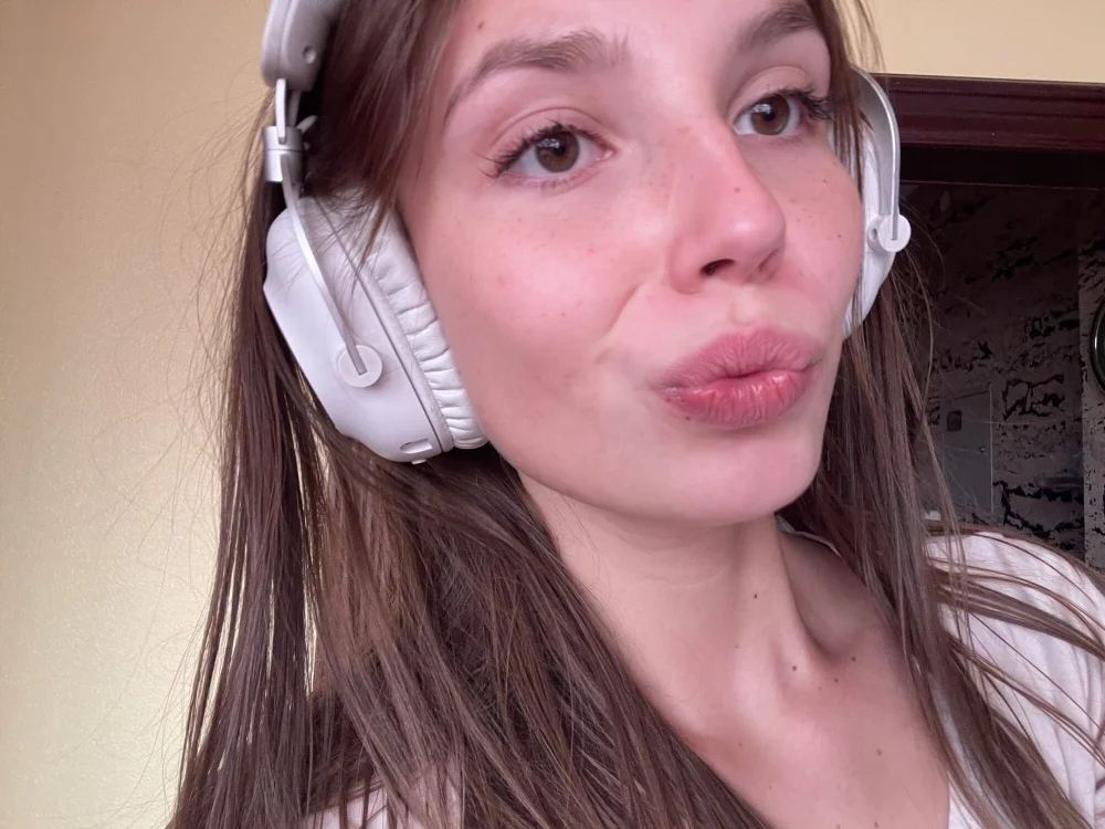 sooooophixieee's Offline Chat Room