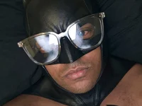 NaturalbornhustlerUK's Offline XXX Chat