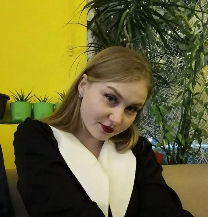 EllyMooney offline chatrum
