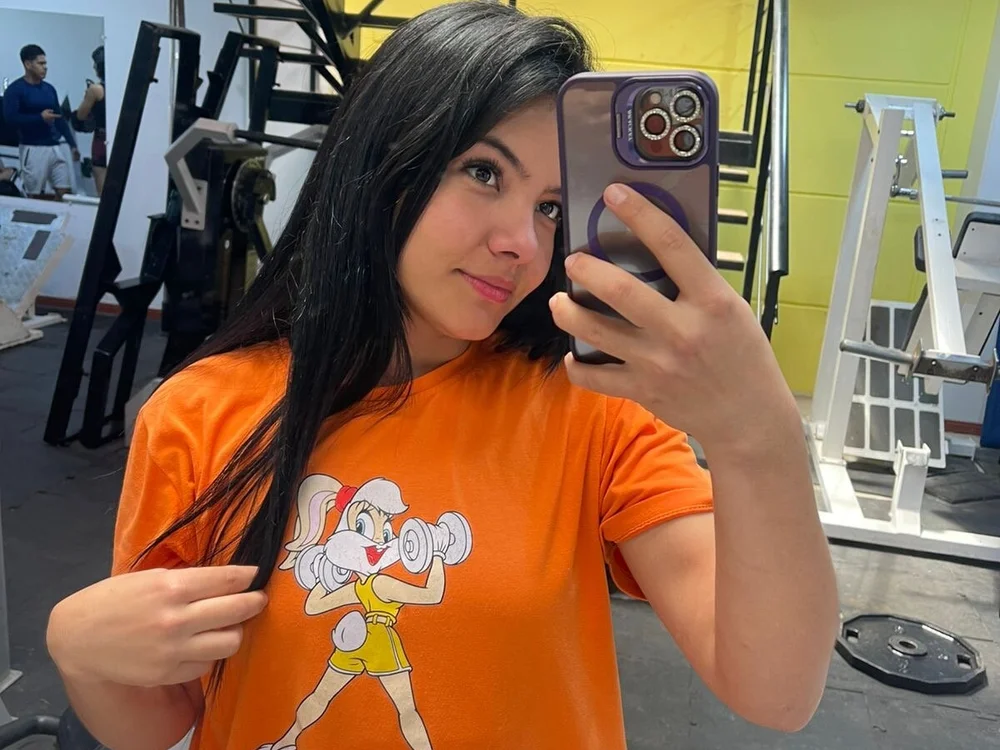 Aura_velour21 cam model