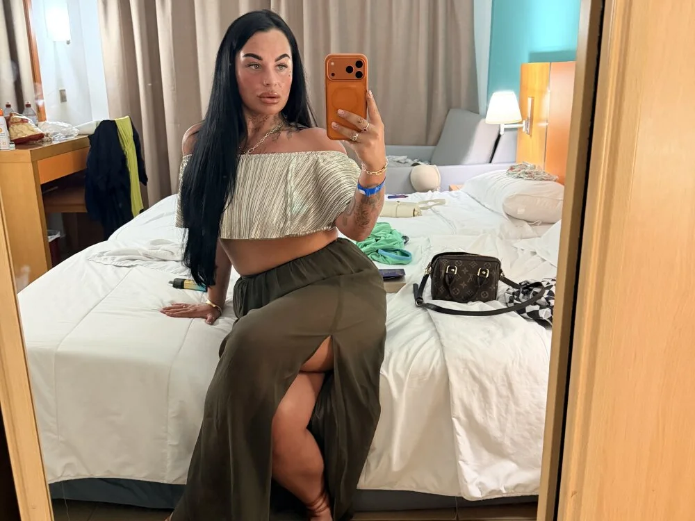 Darkfantisyx Offline XXX-Chat