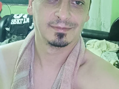 Zico895 Male Medium XXX Live Cam