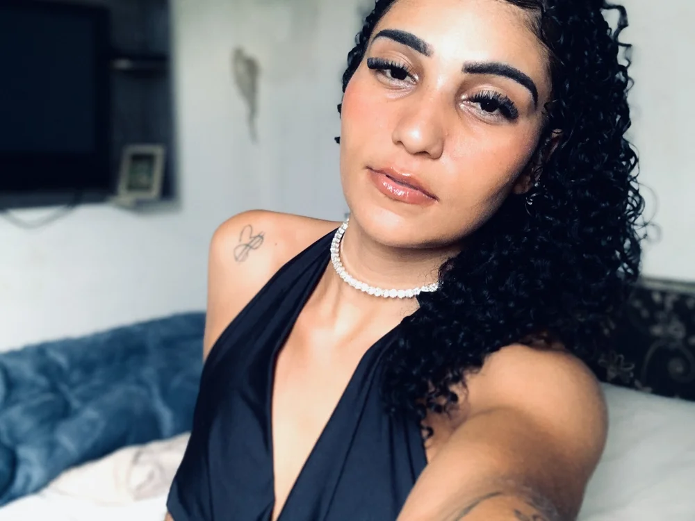 nathallyzinha69's Offline XXX Chat