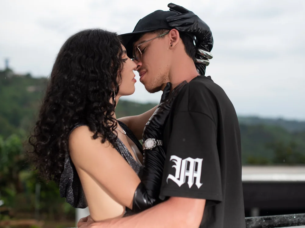 ArthurAndAllice cam model