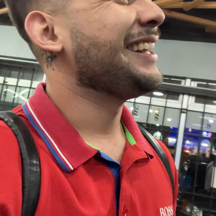 Moisesjrtapia's Offline XXX Chat