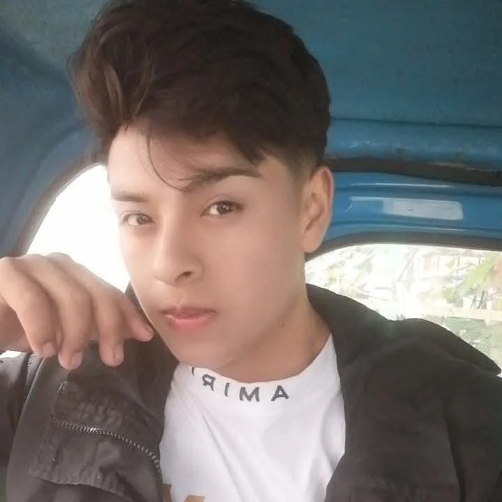 Yessy_14 offline chatrum