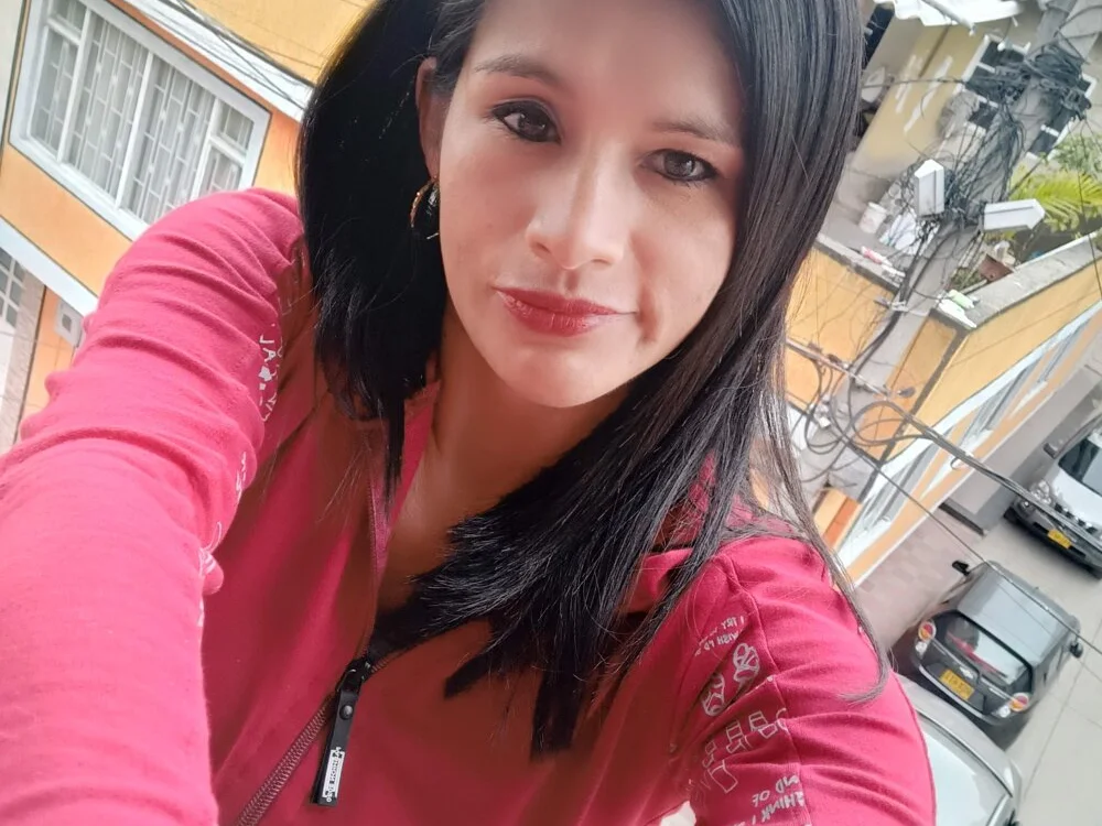 Paooo_Fantasy's Offline XXX Chat