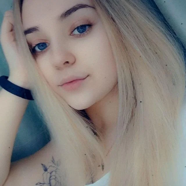 Offline chatovací místnost Redlips323