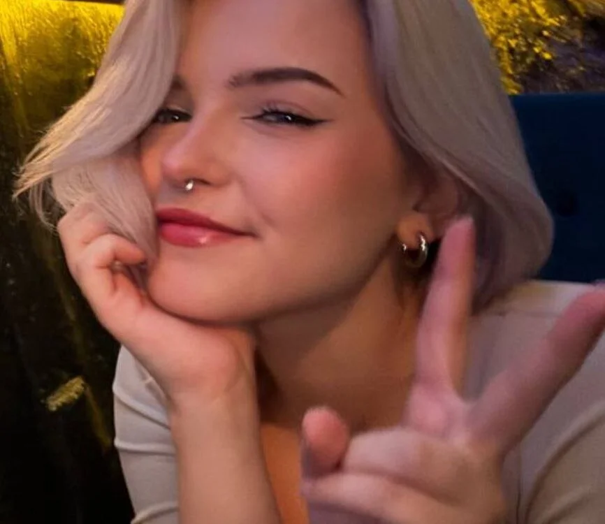 ShyniAlice's Offline XXX Chat