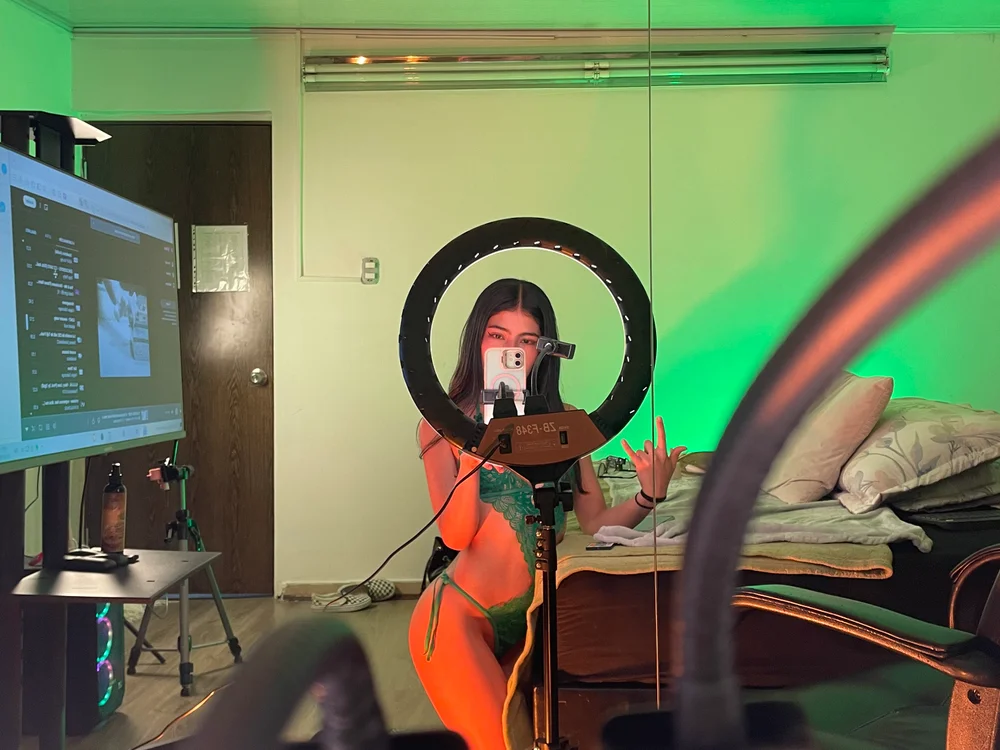 Chat XXX offline de Milan_Daph