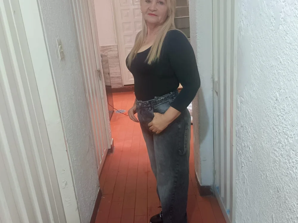 QueenStarhyl's Offline XXX Chat